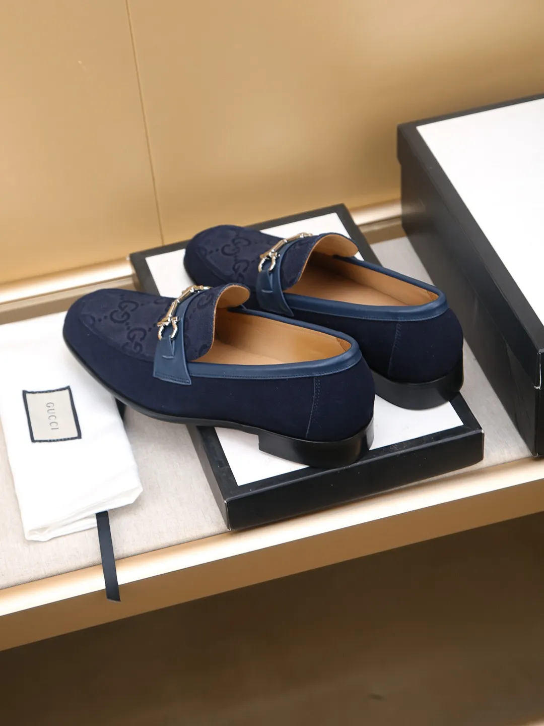 Men's men's shoes 💰460 🆘【GUCCI】Gucci ·🐂里· Hot-selling beanie shoes, top brand luxury, top quality, latest fashion beanie shoes.. The upper is made of original high mercerized smooth cow suede. (Full top layer water-dyed 🐂 leather and lining). The original stylish and stylish soft rubber wear-resistant and non-slip outsole is light and comfortable on the foot, available in 2 colors! Matching code: 39-44 (customized at 38.45.46.47)